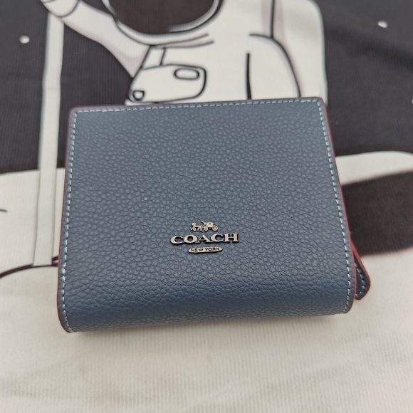 Coach Wallet - Picture 4 of 6